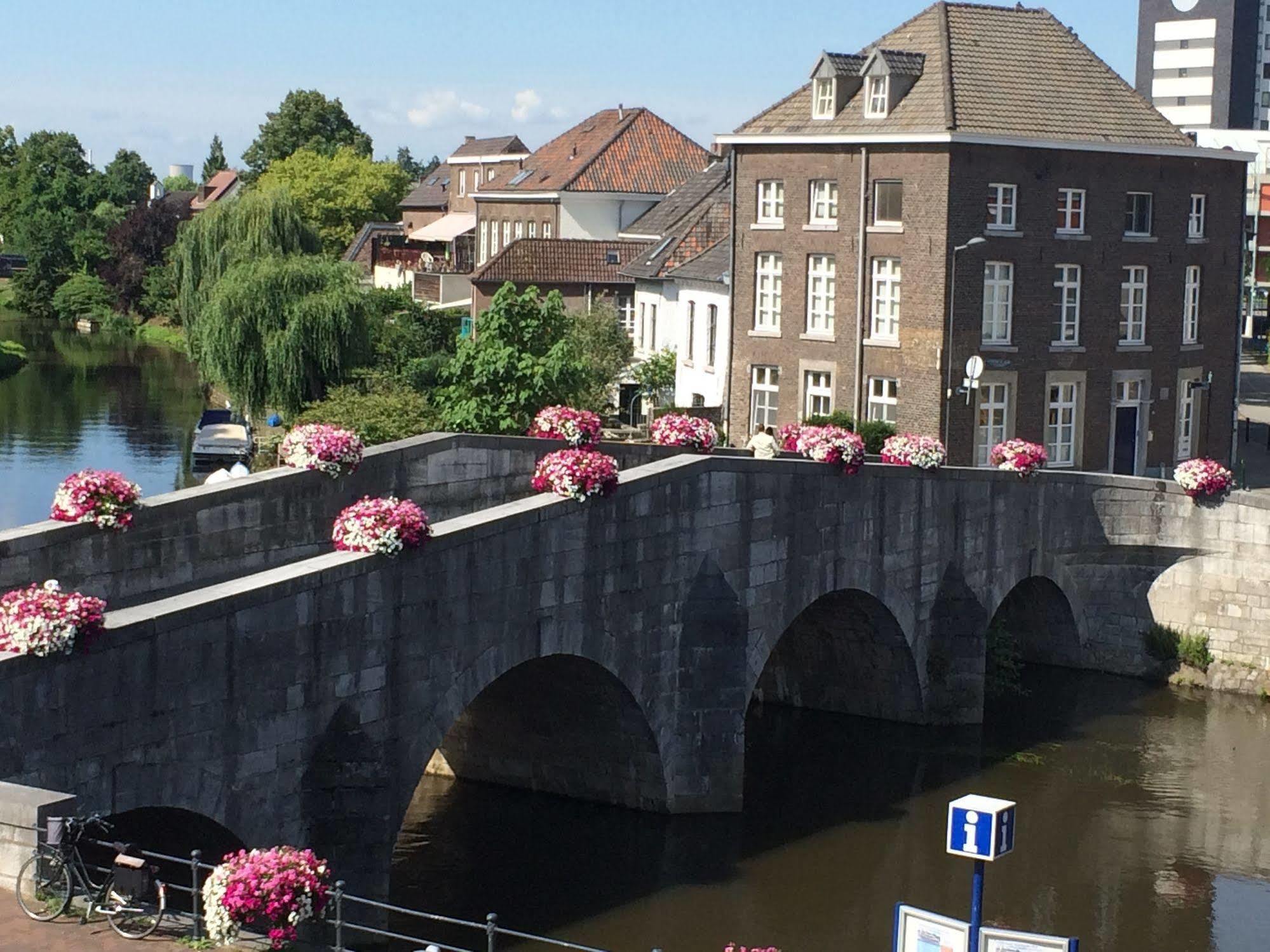 Hotel En Grand Cafe De Pauw Roermond